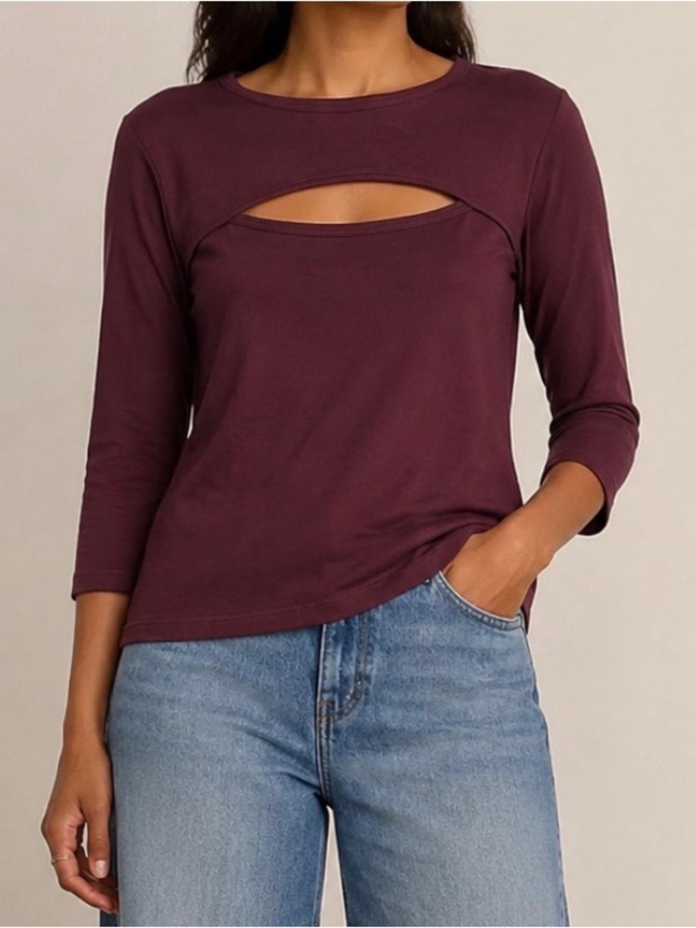 Keyhole Front 3/4 Sleeve Burgundy Stretch Top